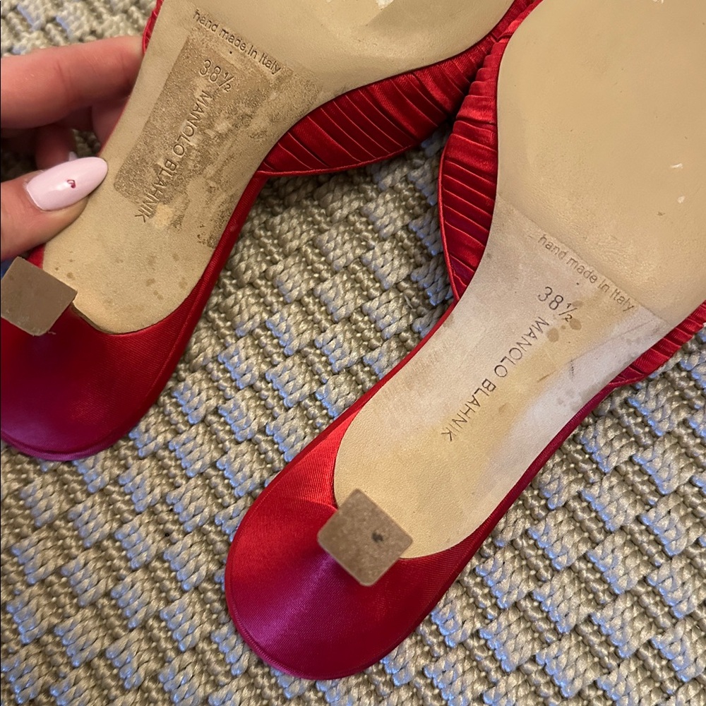 Manolo Blahnik Carolyne 50 Satin Mules - Picture 6 of 6